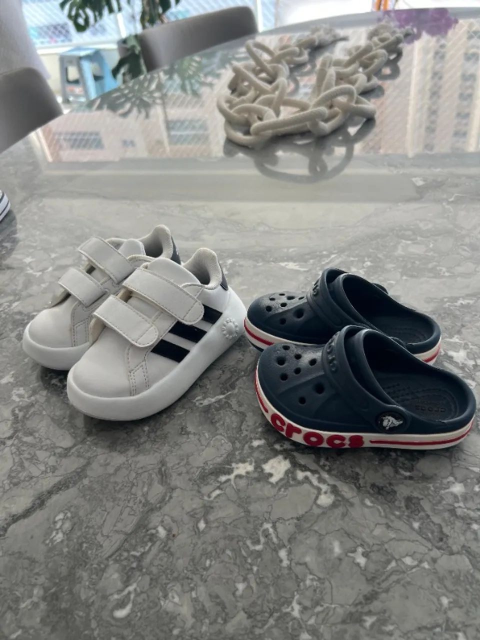 Sapatos e tenis criança pequena - Crocs, Converse, Adidas - Foto 2