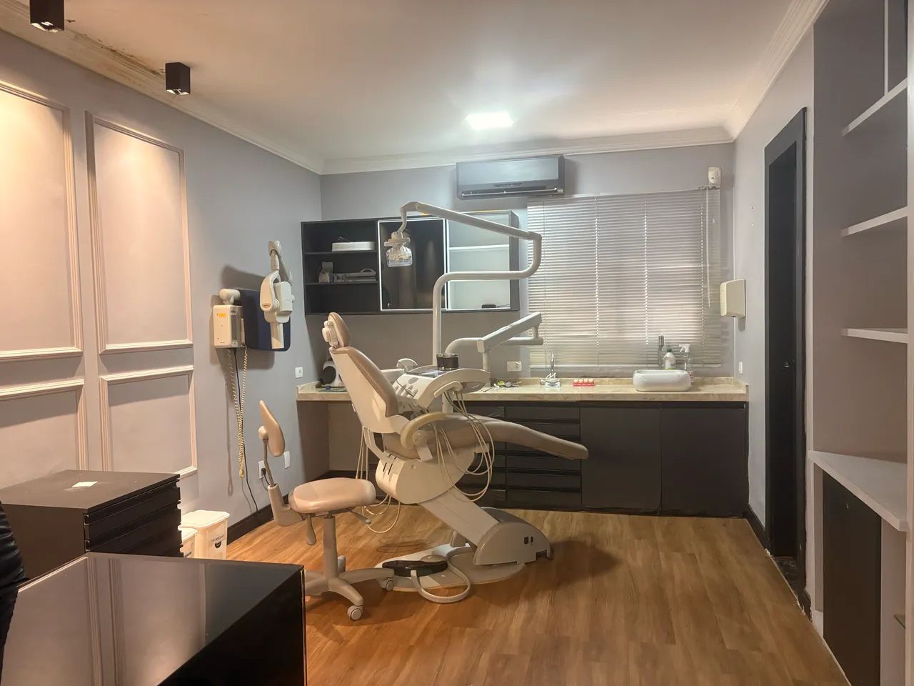 Consultório odontológico mobiliado