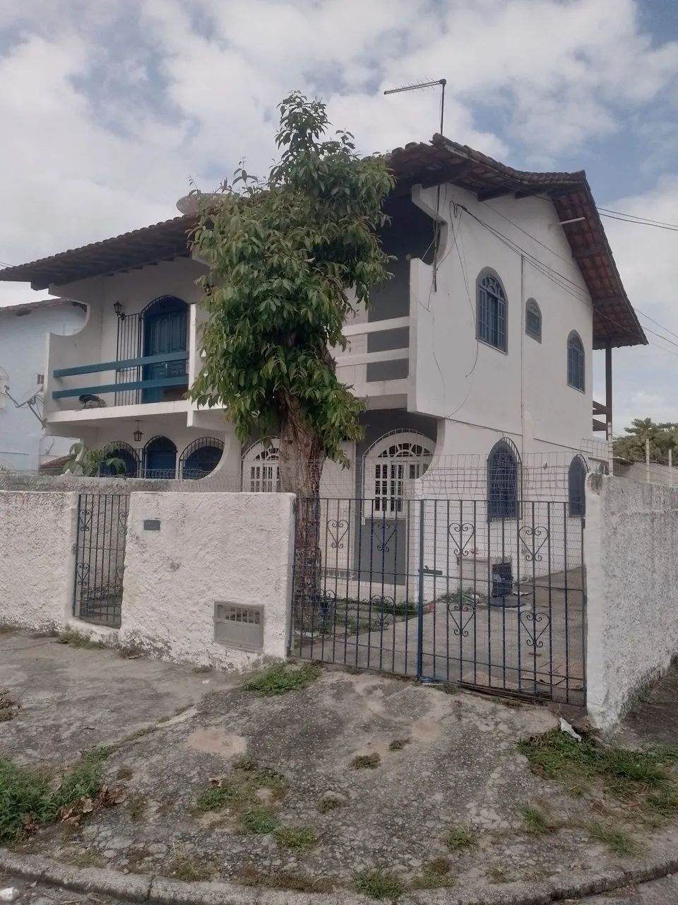 Alugo Casa 3 quartos com suítes no Centro da Cidade 
