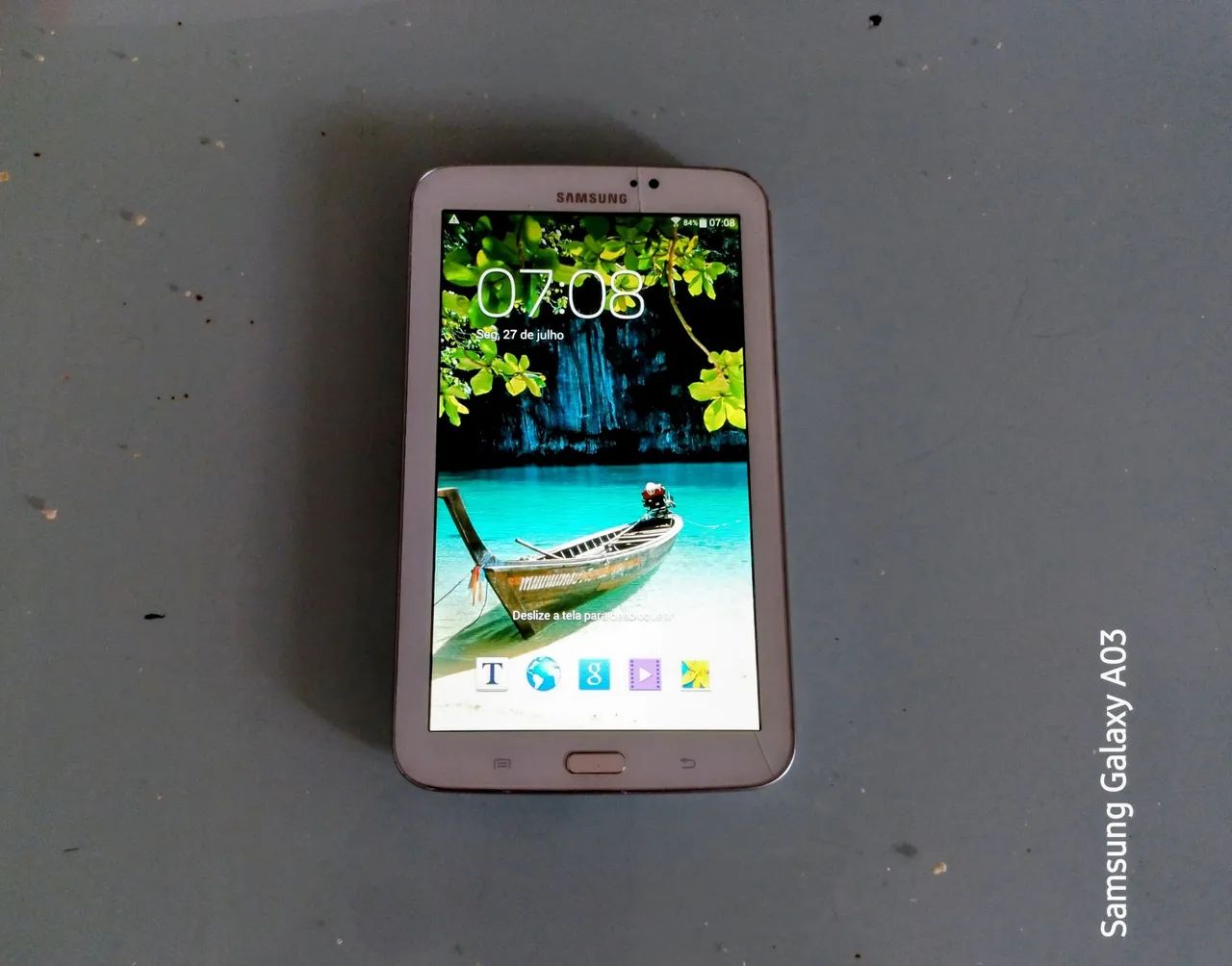 Samsung Galaxy Tab 3 Lite com uma tela de 7 polegadas.