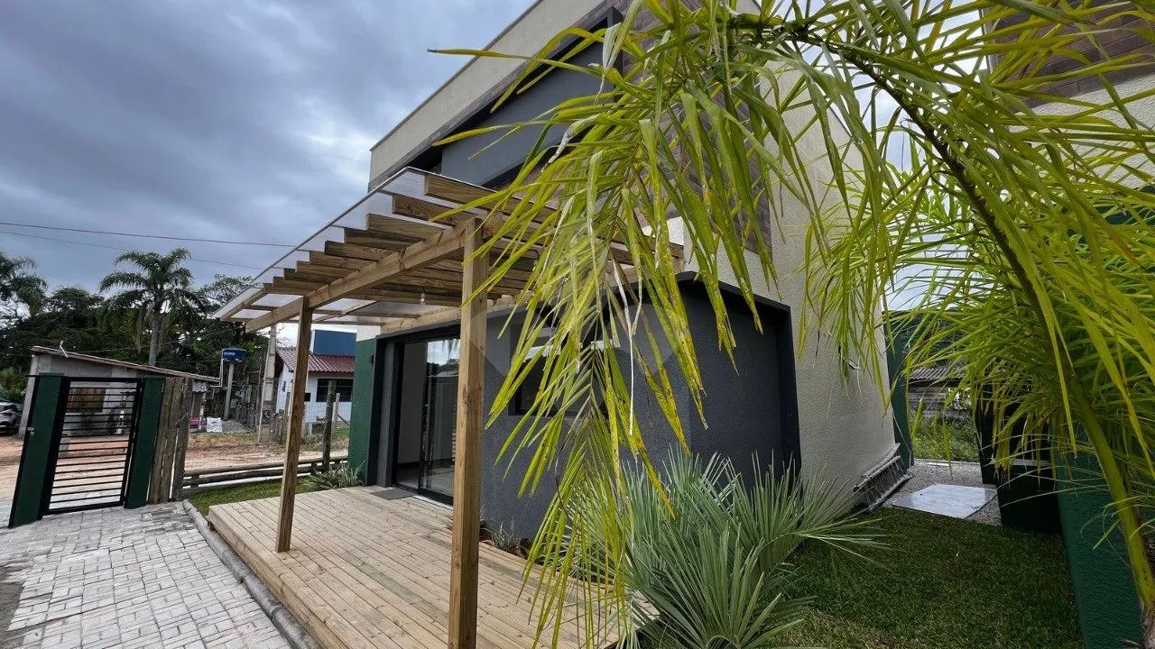 Casa 3 dormitórios ( sendo 2 suítes), Bairro Encantada- Garopaba/SC - Foto 2