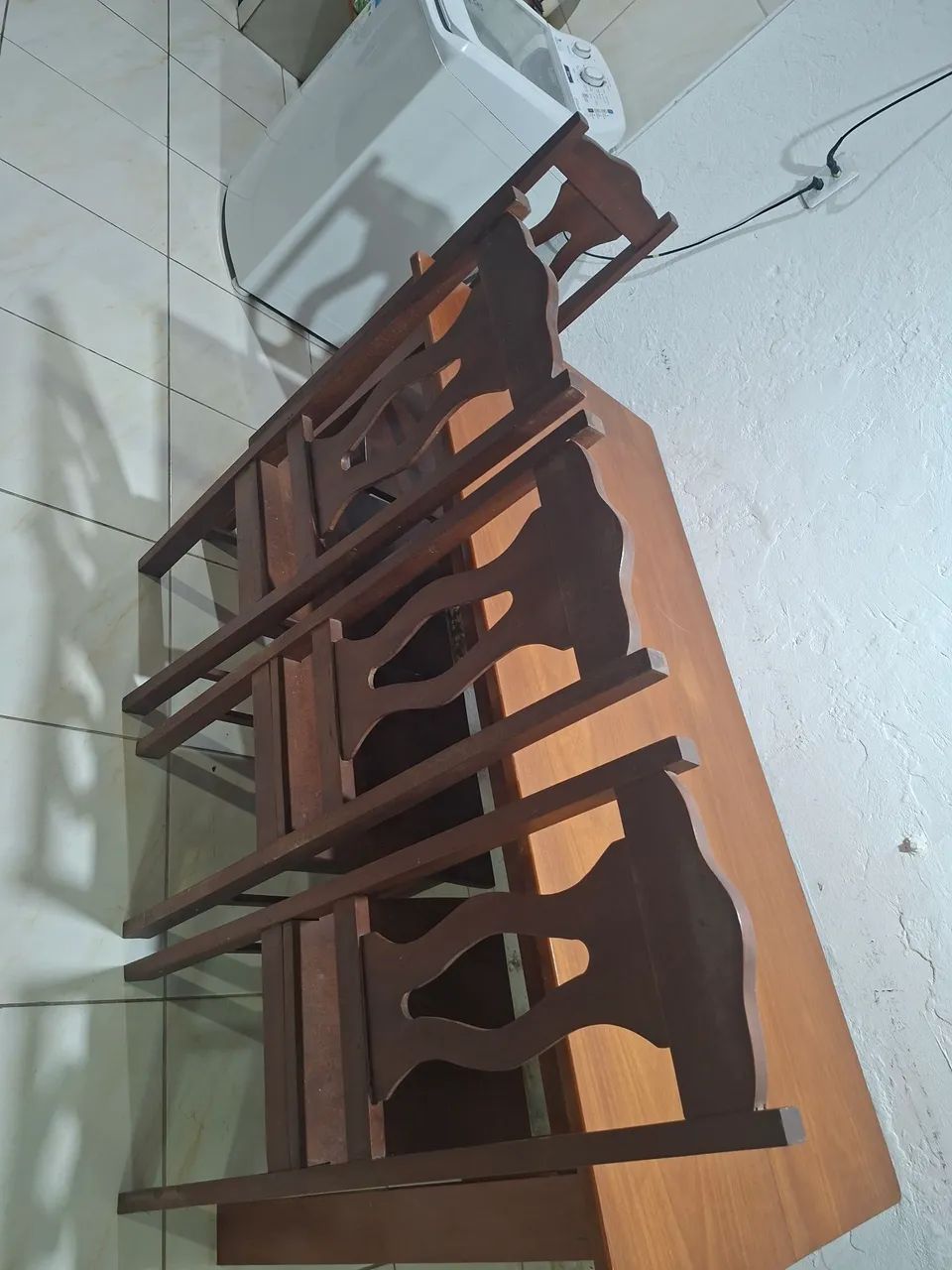 Vendo 4 cadeiras de madeira tatajuba  - Foto 3