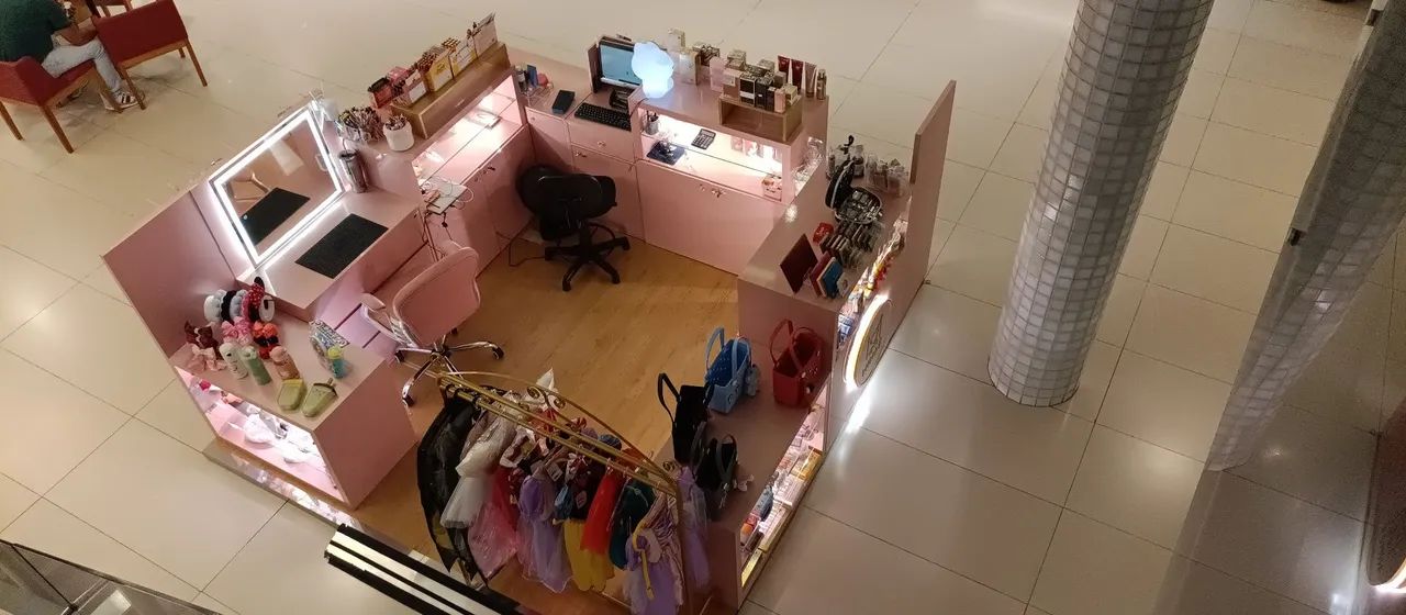 Quiosque de Perfumes, maquiagem e presentes 