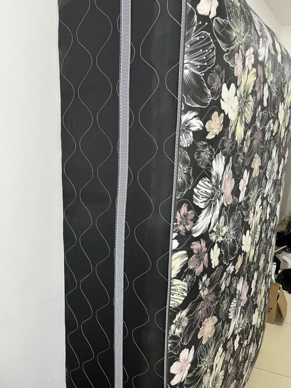 Cama box reforçada de casal, nova nunca usada pra vender ligeiro.
