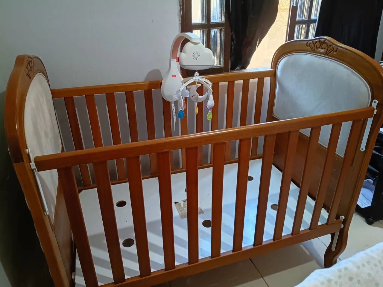 Vendo berço de madeira  - Foto 4