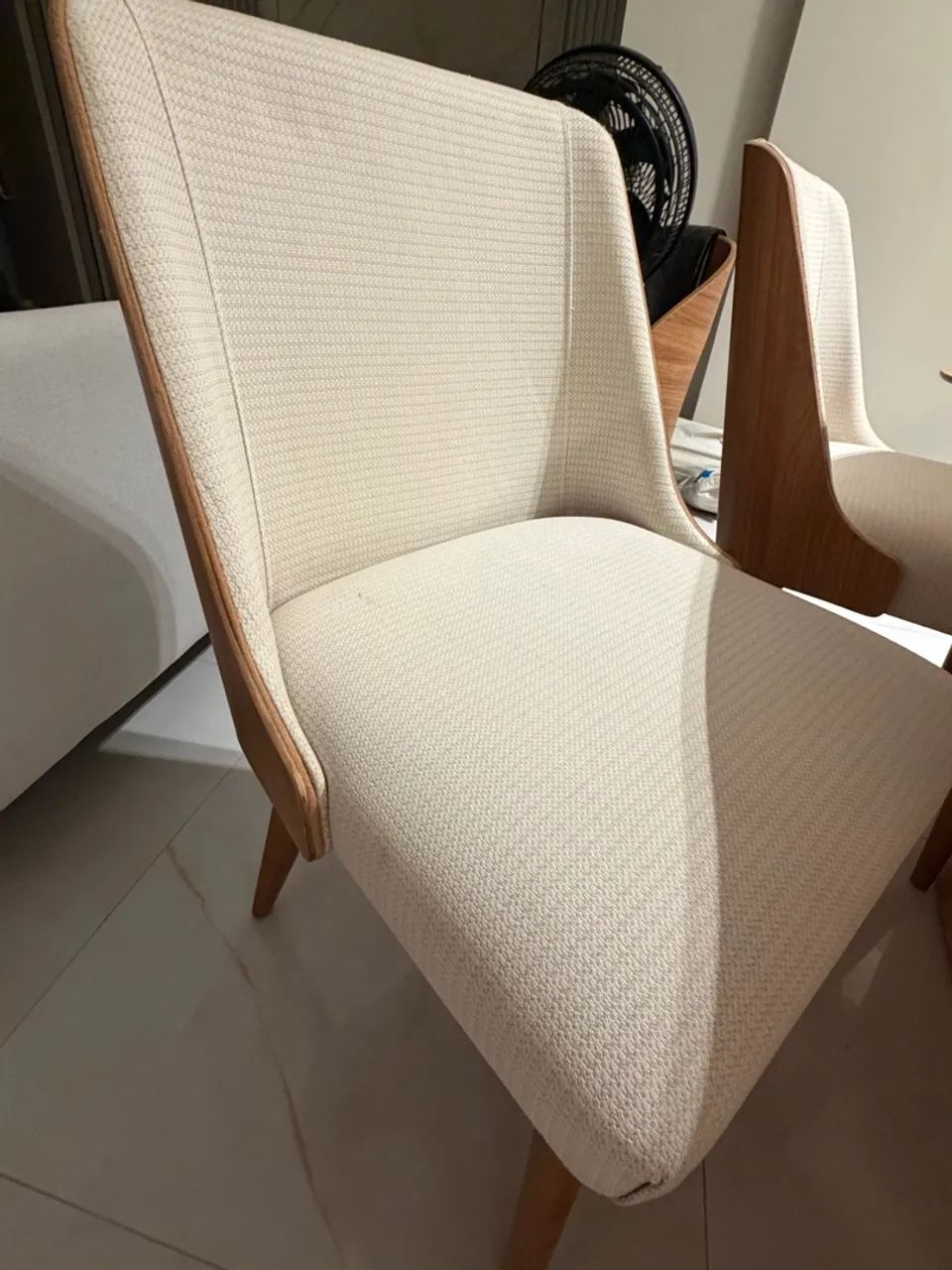 Mesa de jantar com 6 cadeiras ?sofisticada - Foto 4