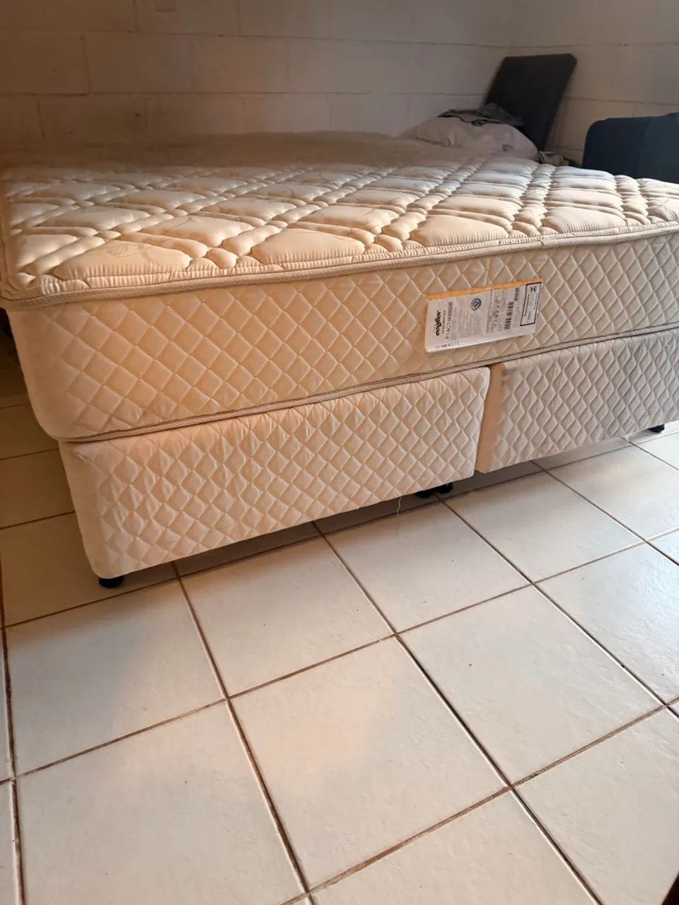 Cama queen size Ecoflex. Colchão molas ensacadas  - Foto 3