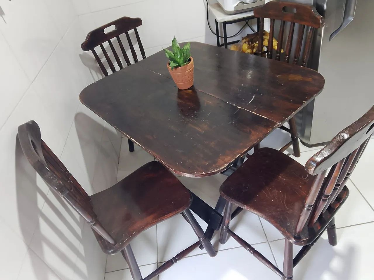 Mesa com 4 Cadeiras!!!! - Foto 2