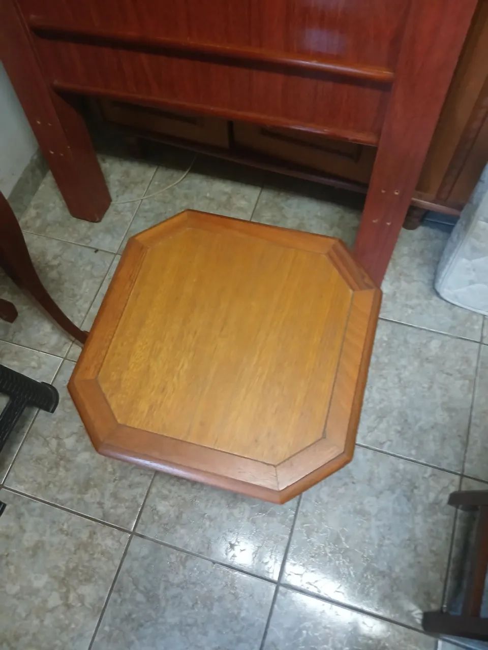 Mesa de sala em madeira
