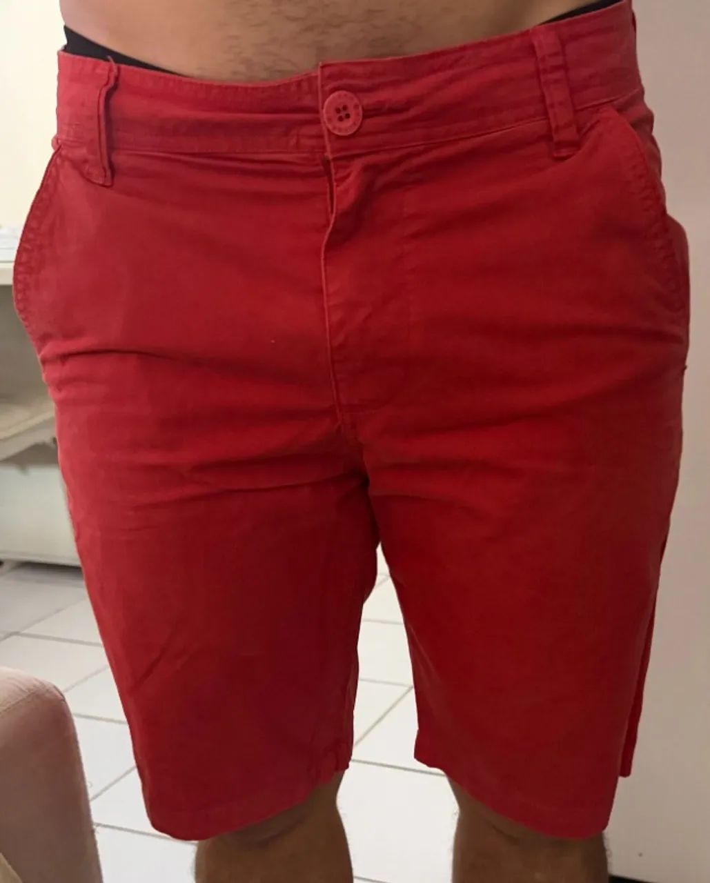 Bermuda de Sarja, marca Stalker,vermelha, modelo tradicional, tamanho 40 - Foto 2