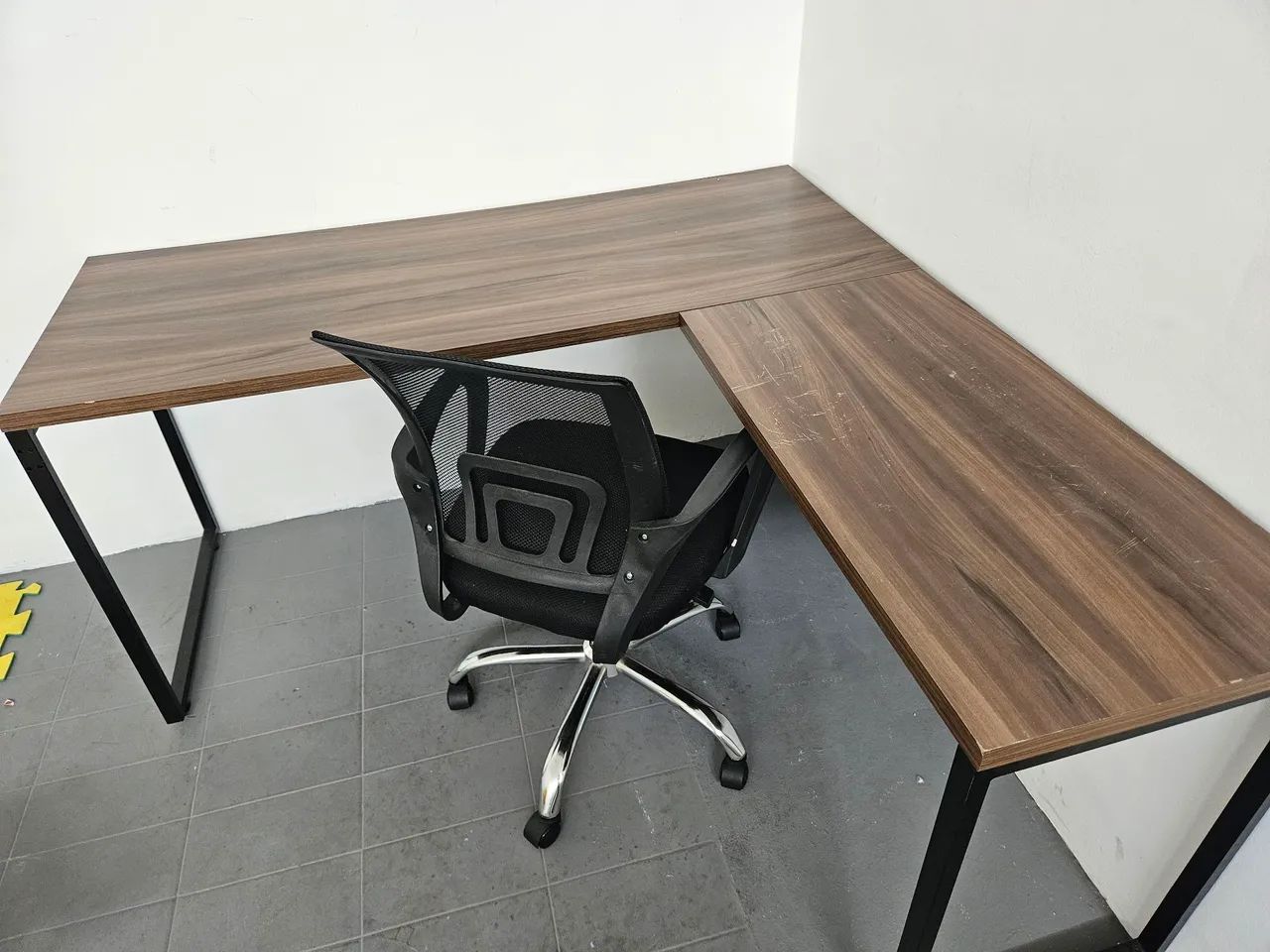 Mesa escritório em L com cadeira - Foto 3