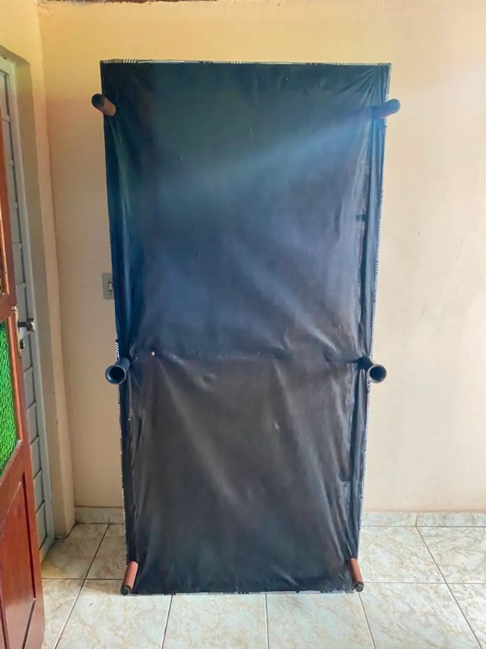 Vendo cama de solteiro box - Foto 2