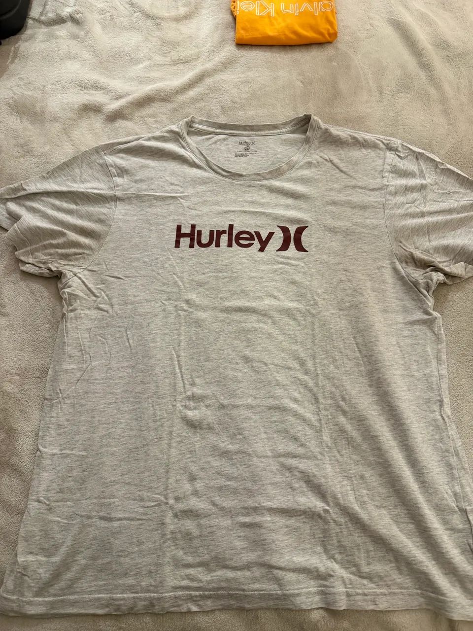 4 camisas Hurley por 120,00 - Foto 2