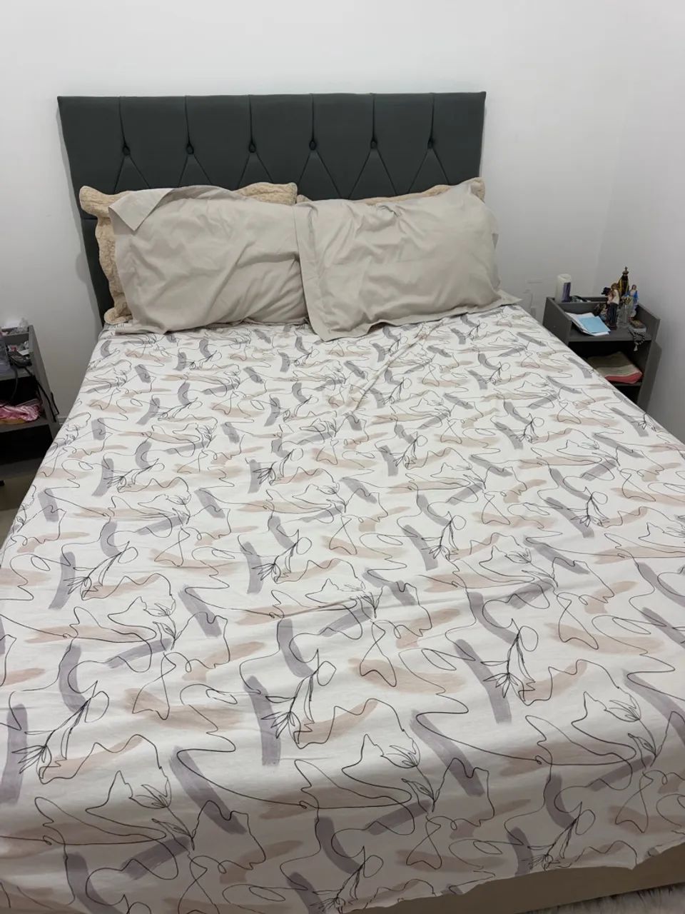 Vendo Cama box -base baú -3 meses de uso 