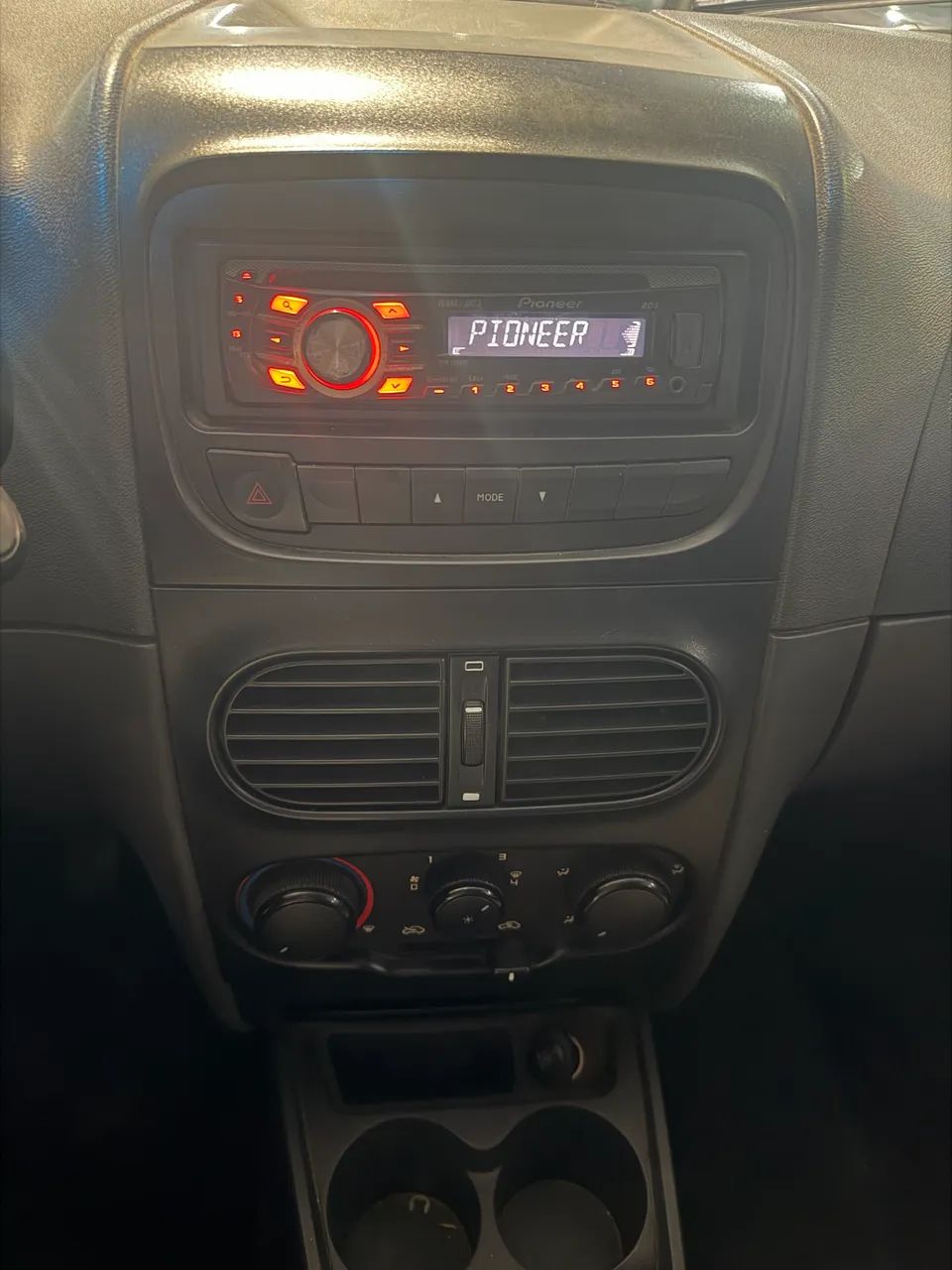 Fiat Strada Working 1.4 MPI Fire Flex 8V CD 2015 - Foto 5