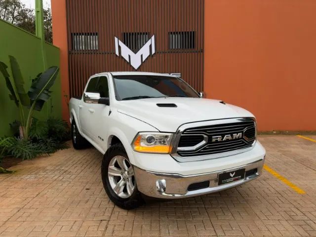 Ram Classic 1500 CLASSIC LARAMIE 5.7 CD V8 4X4 AUT. 2022