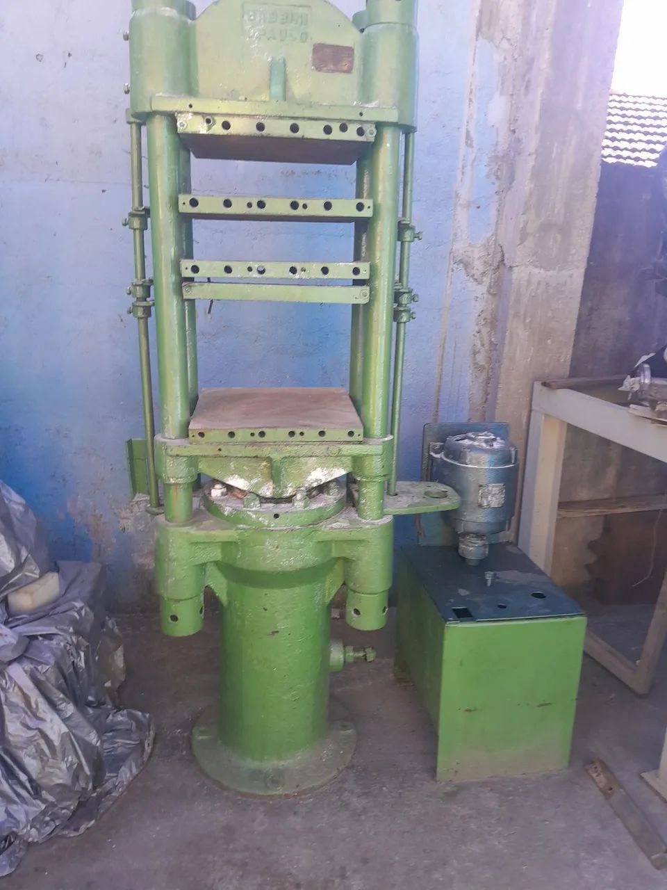 Prensa para borracha 420x400