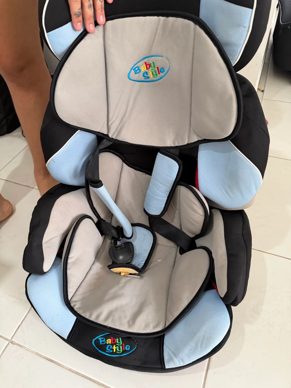 CADEIRINHA INFANTIL QUE VIRA ASSENTO / POLTRONA