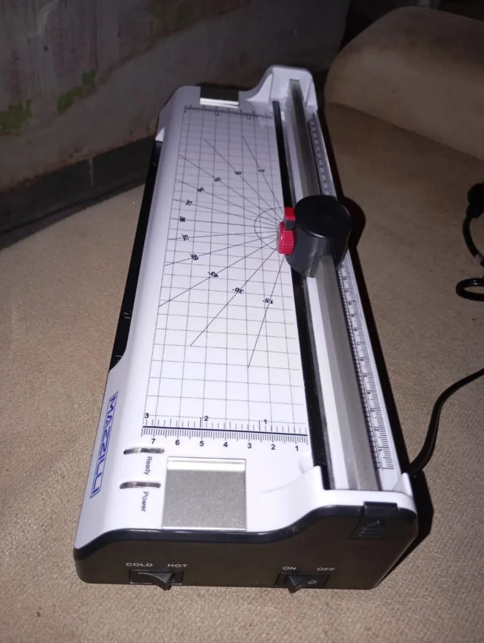 Laminadora para plastificação. 