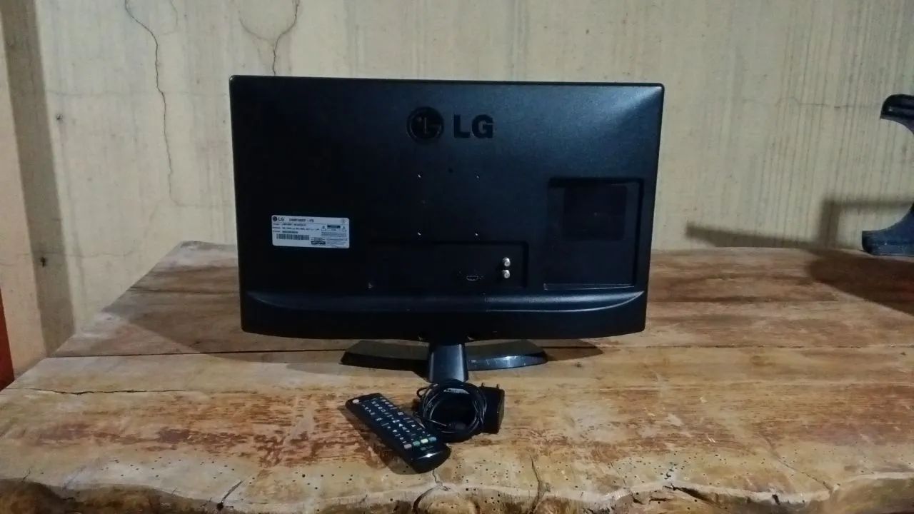 Monitor TV LG 24 polegadas, conversor digital integrado. Nao e smart  - Foto 2