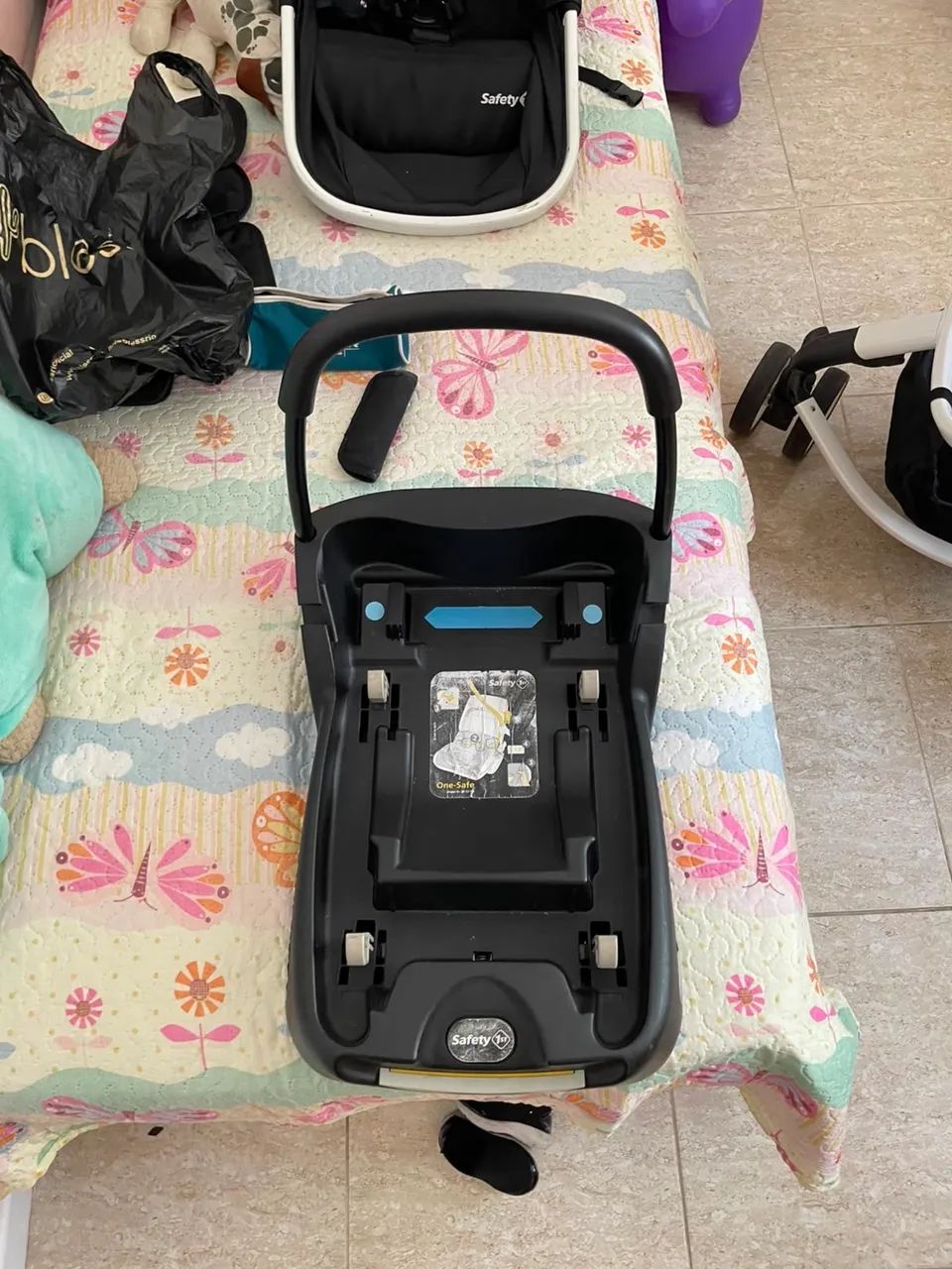 Carrinho + bebê conforto com base Mobi Safety 1st - Foto 4