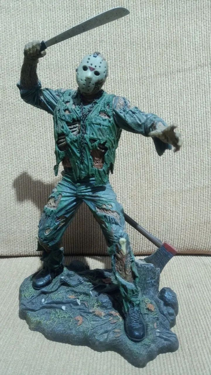 RARO Jason Part 7 Cult Classics NECA 22 cm. Brinde 