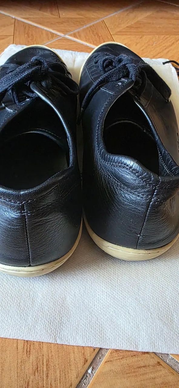 2 tenis couro osklen 40  - Foto 2