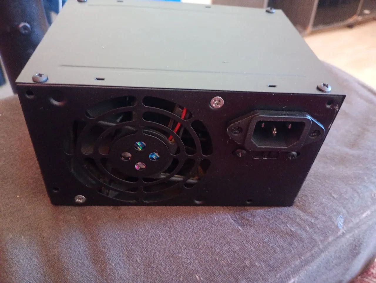 Fonte 230W para PC 24 Pinos + CPU 4 Pinos + SATA + Molex