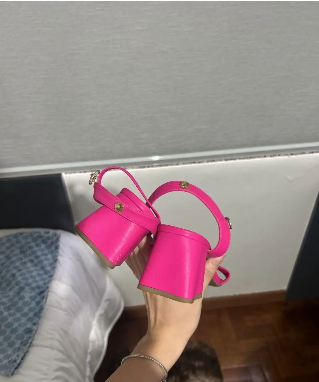 Sandalha rosa pink (marca OFF) - Foto 3