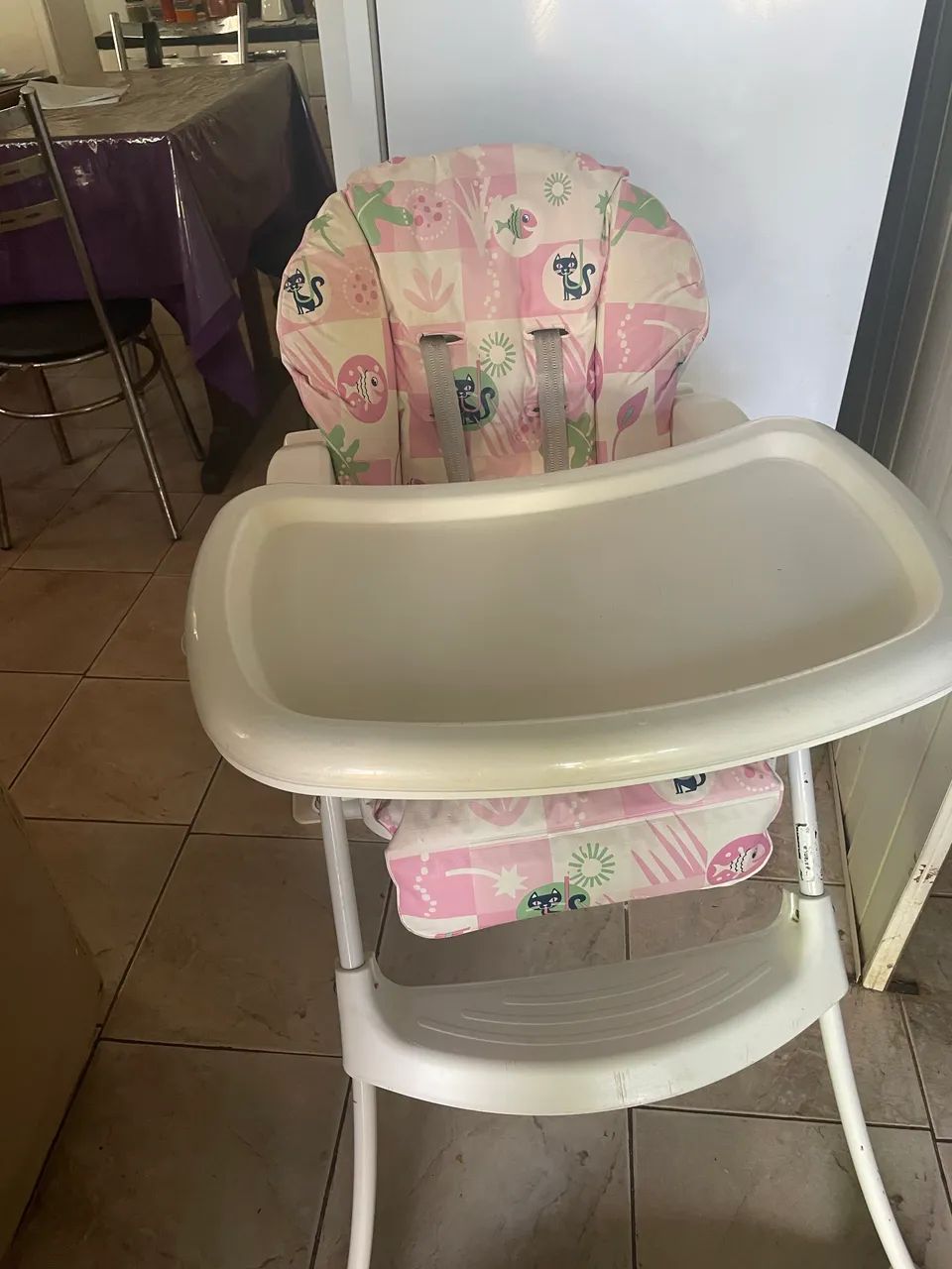 Cadeirinha de alimentação 