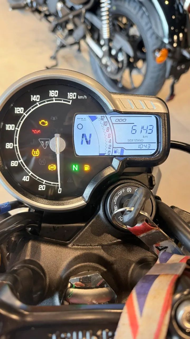 Triumph 400 2025 - 1503102739 | OLX