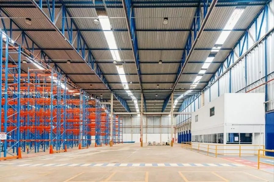 Galpão Logístico com HABÍTE-SE, são 4.200m² Pé Dir. 12 m, 8 Docas, 3.417 porta pallets, Gu - Foto 9
