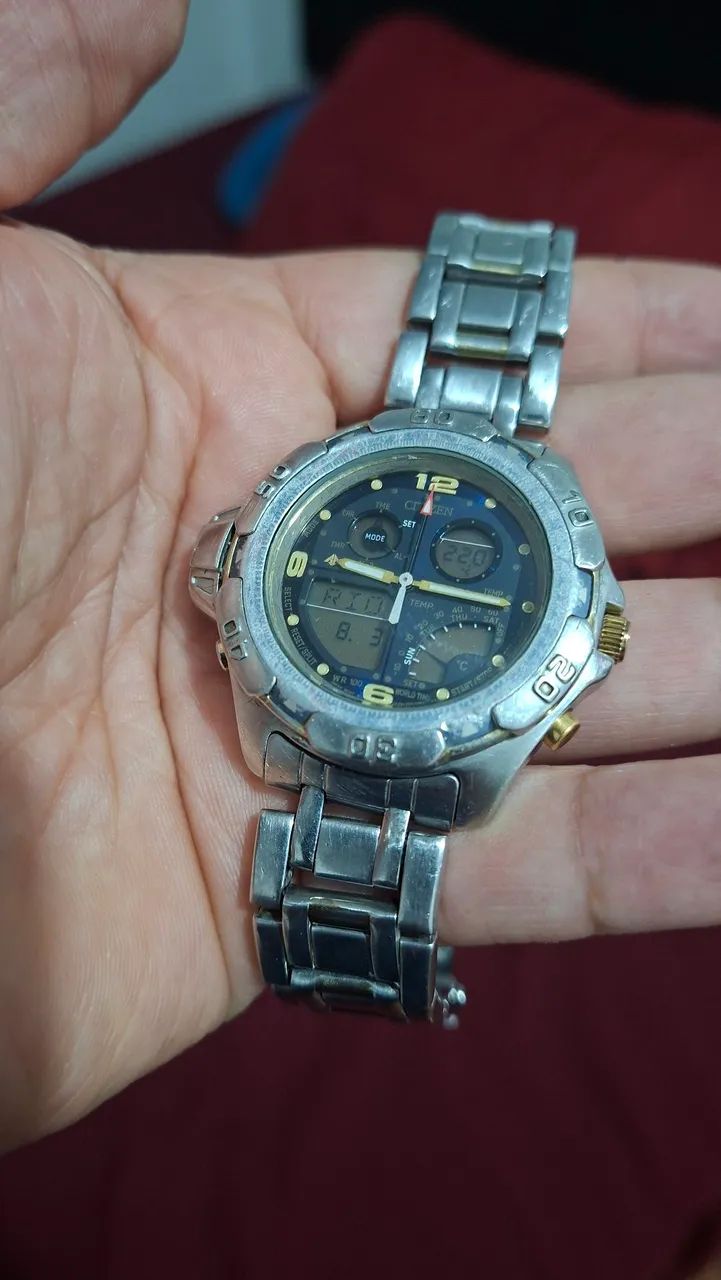 Vendo Relógio citizen temperatura funcionando perfeitamente  - Foto 2