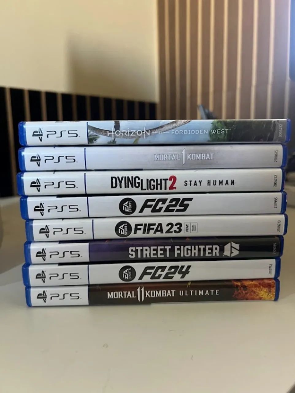 Playstation 5 com 8 Jogos e 1 Controle