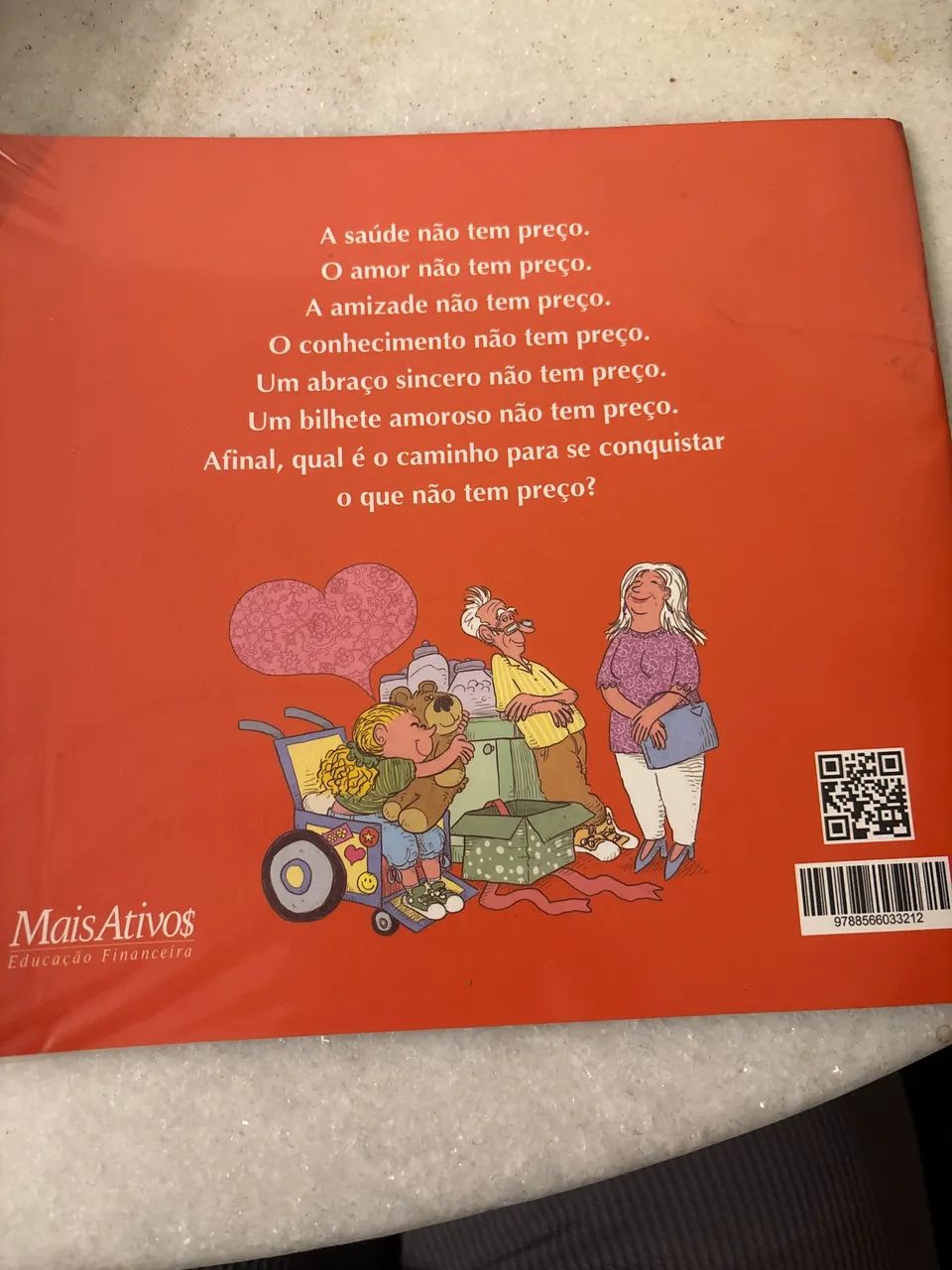 Livro O que não tem preço  - Foto 2