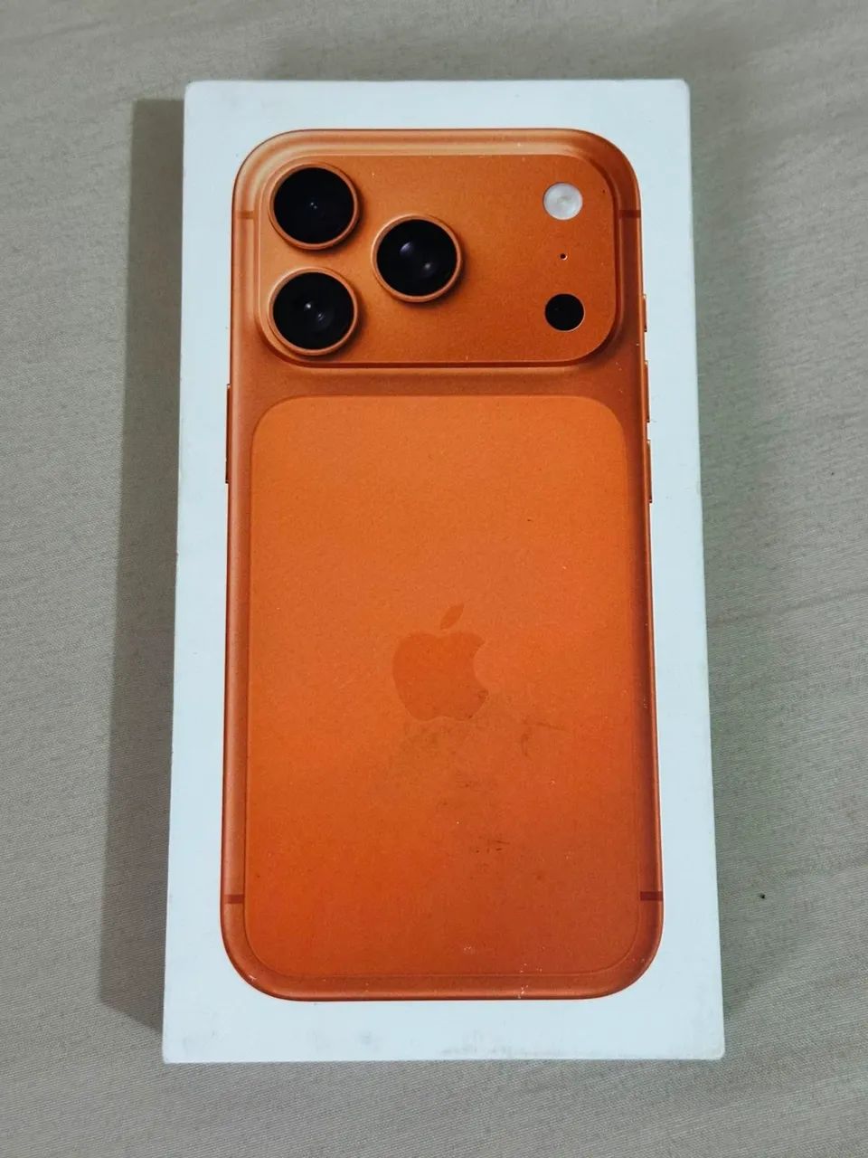 Caixa do iPhone 17 pro 512g