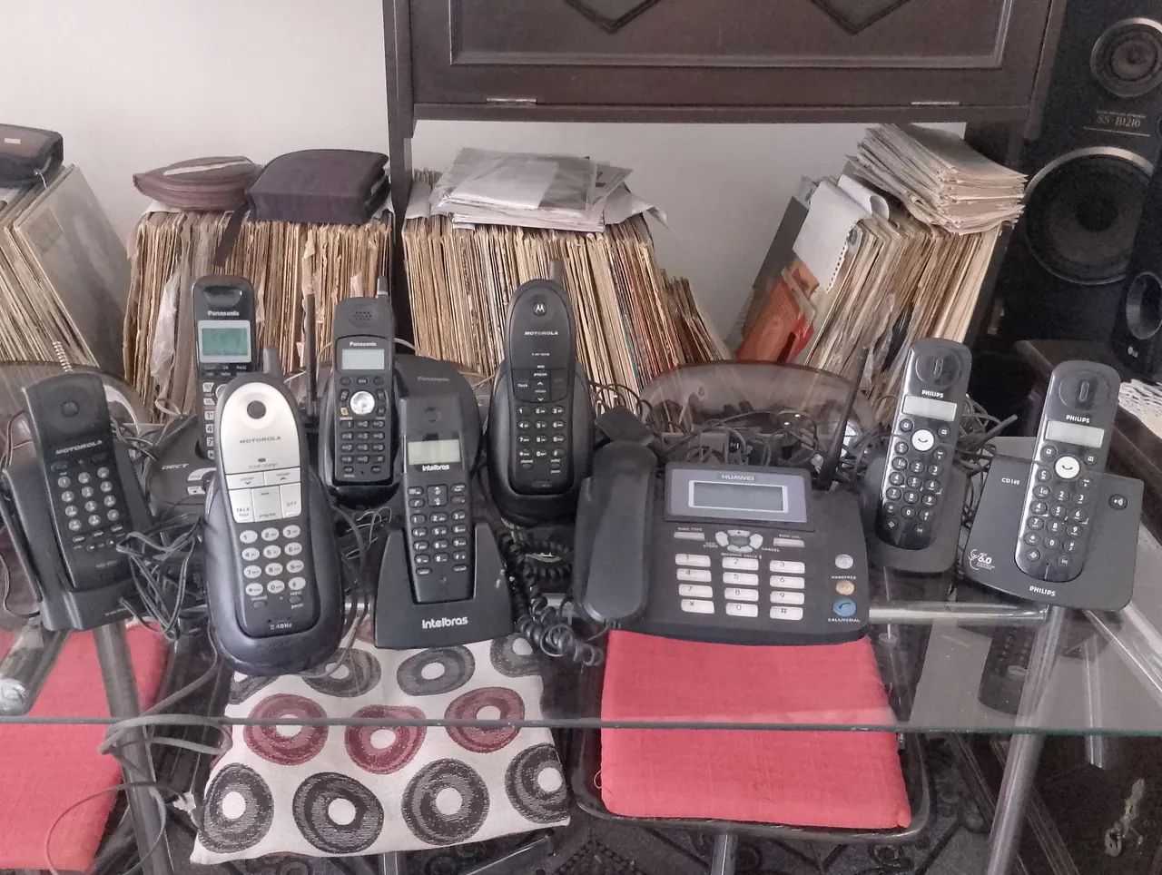 Telefones sem fio funcionando bem preço por unidade  Panasonic está sem bateria 