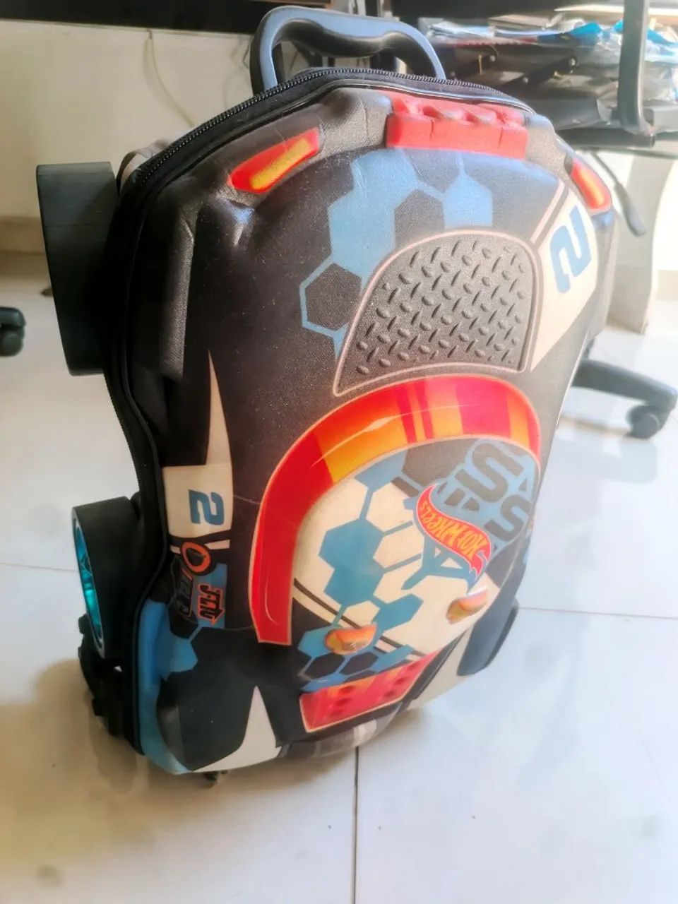 Mochila Hot Wheels com rodinhas - Foto 2