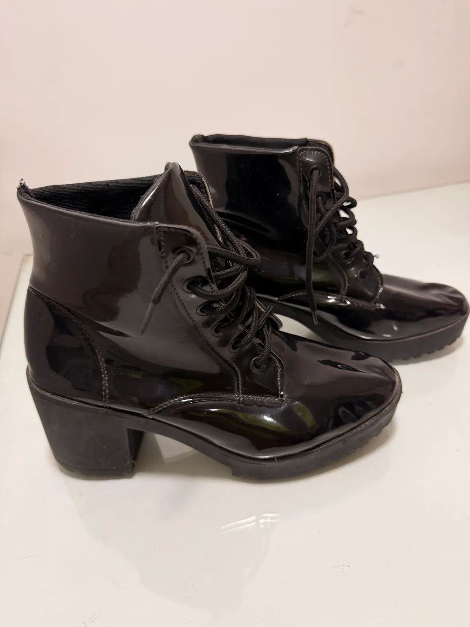 Bota coturno feminina 