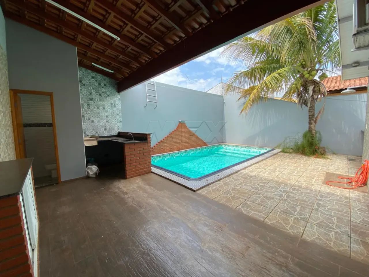 Casa com piscina no Jardim Redentor