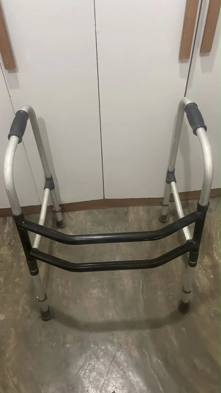 Andador adulto