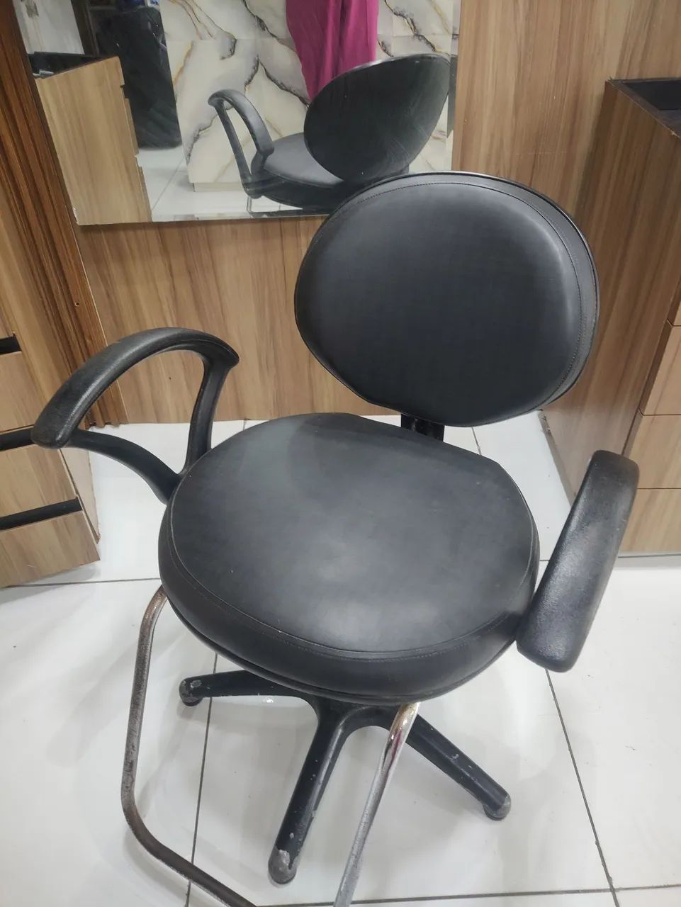 Uma Cedeira de cabeleireiro 