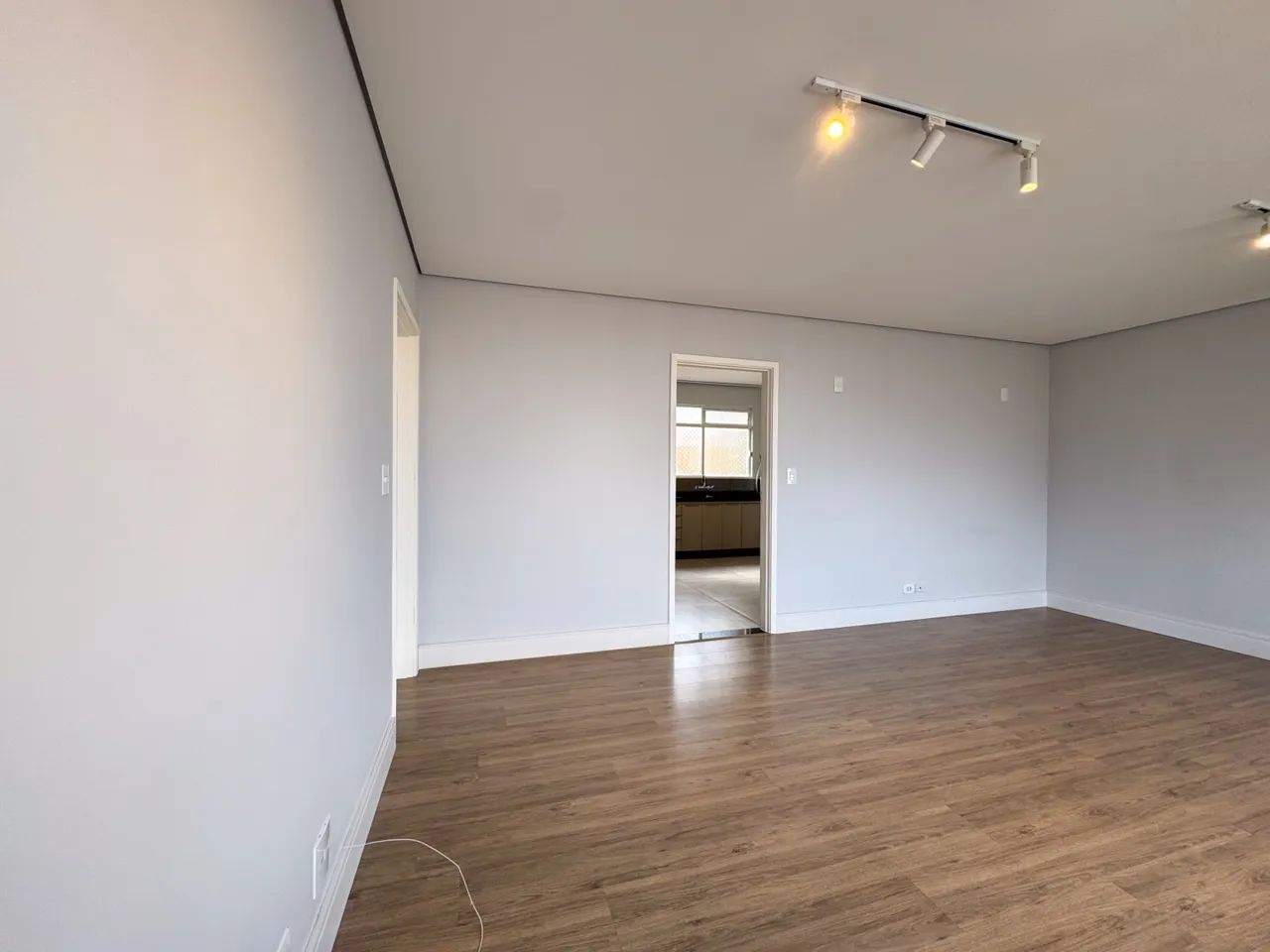 Apartamento para alugar no centro de Londrina Pr com 3 quartos. - Foto 4