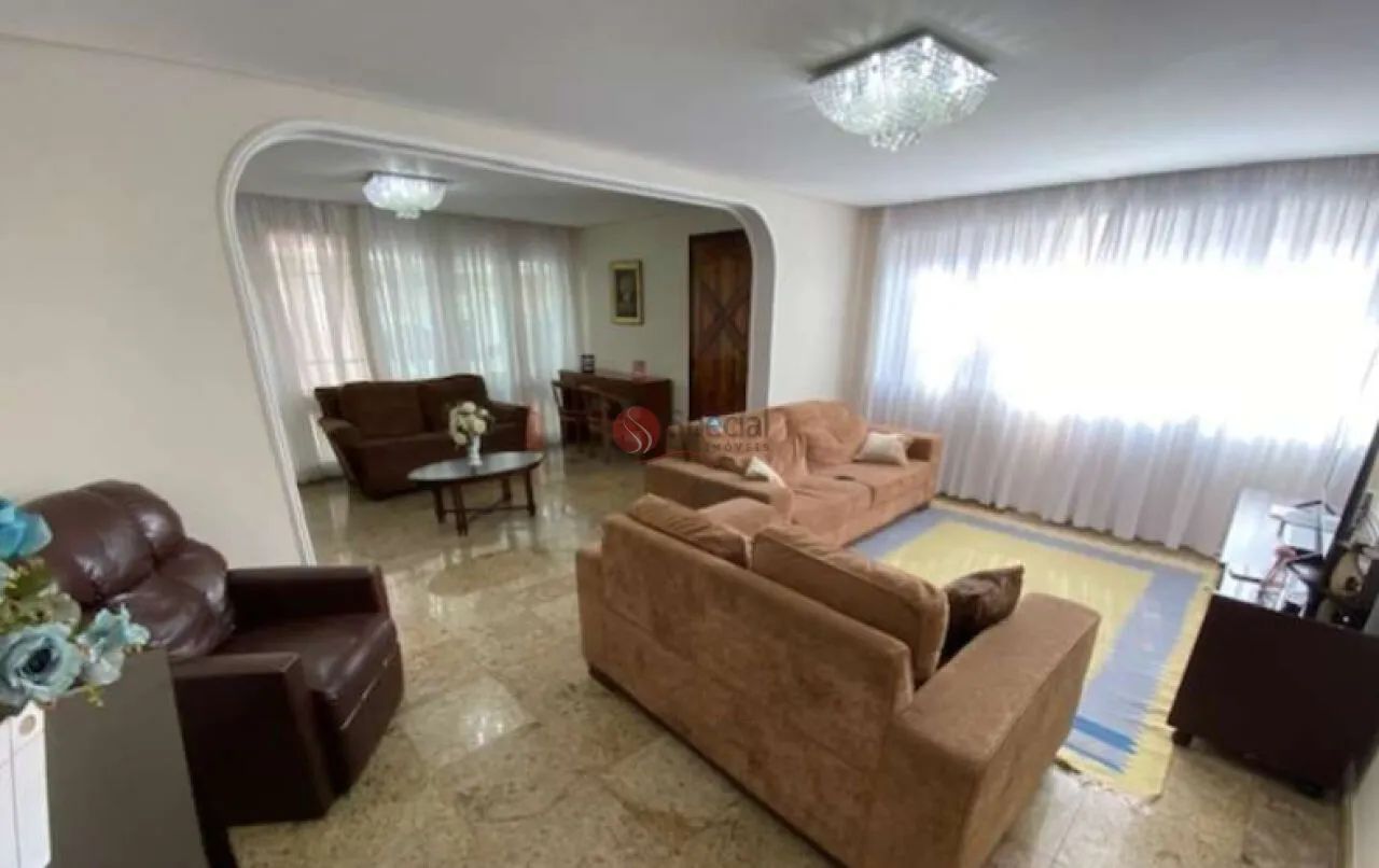 Casa térrea à venda na Vila Carrão.