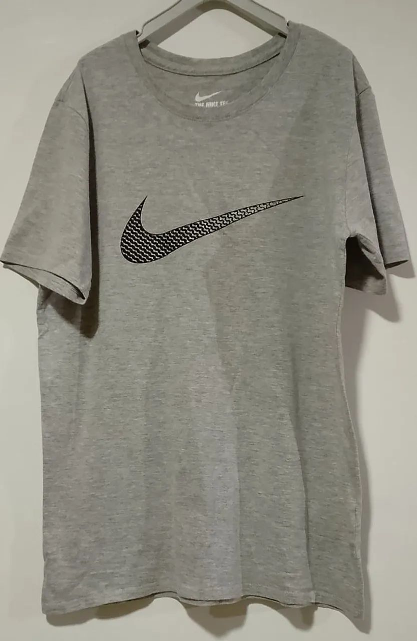 Camisetas de marca Tamanho P - Foto 4