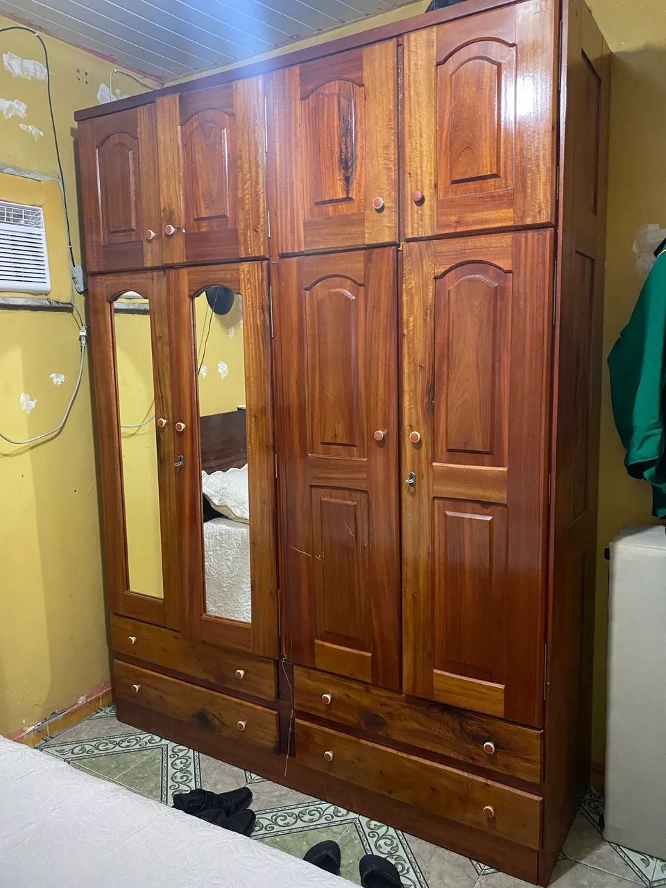 Guarda roupa de madeira  - Foto 2
