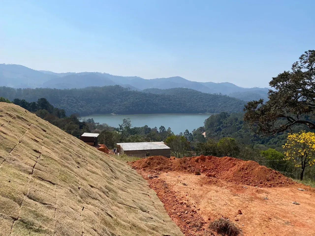 Terreno Entregue com Platô / Negocie com FGTS - Foto 3
