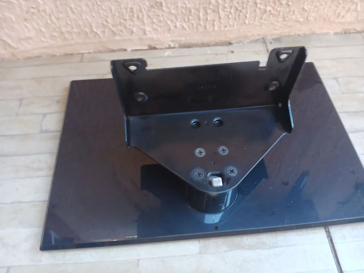 Base de suporte de mesa original para televisores da marca Panasonic - Foto 4