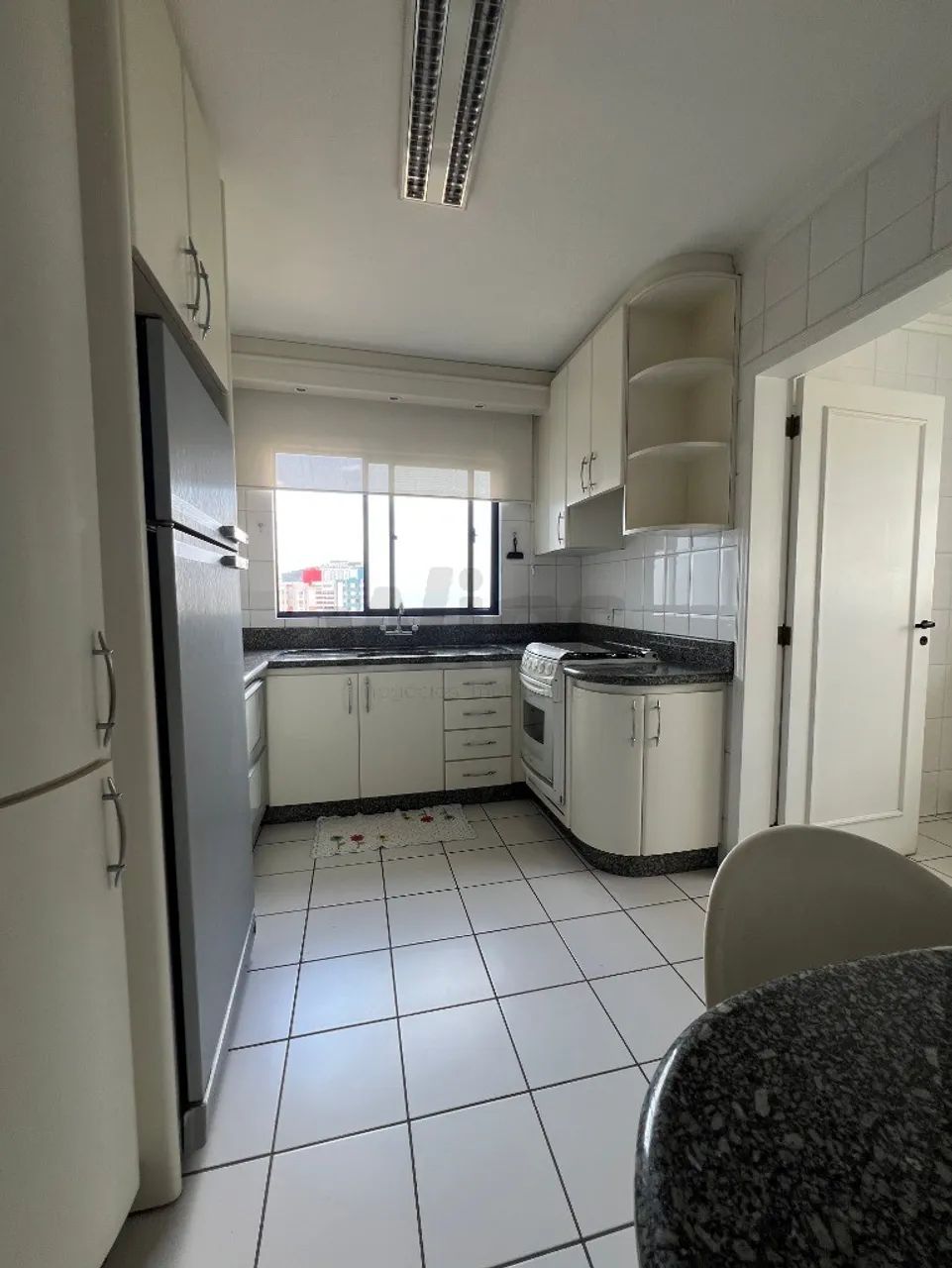 Cobertura duplex, 3 dormitórios 1 suíte, 2 vagas de garagem, em Criciúma - Foto 2