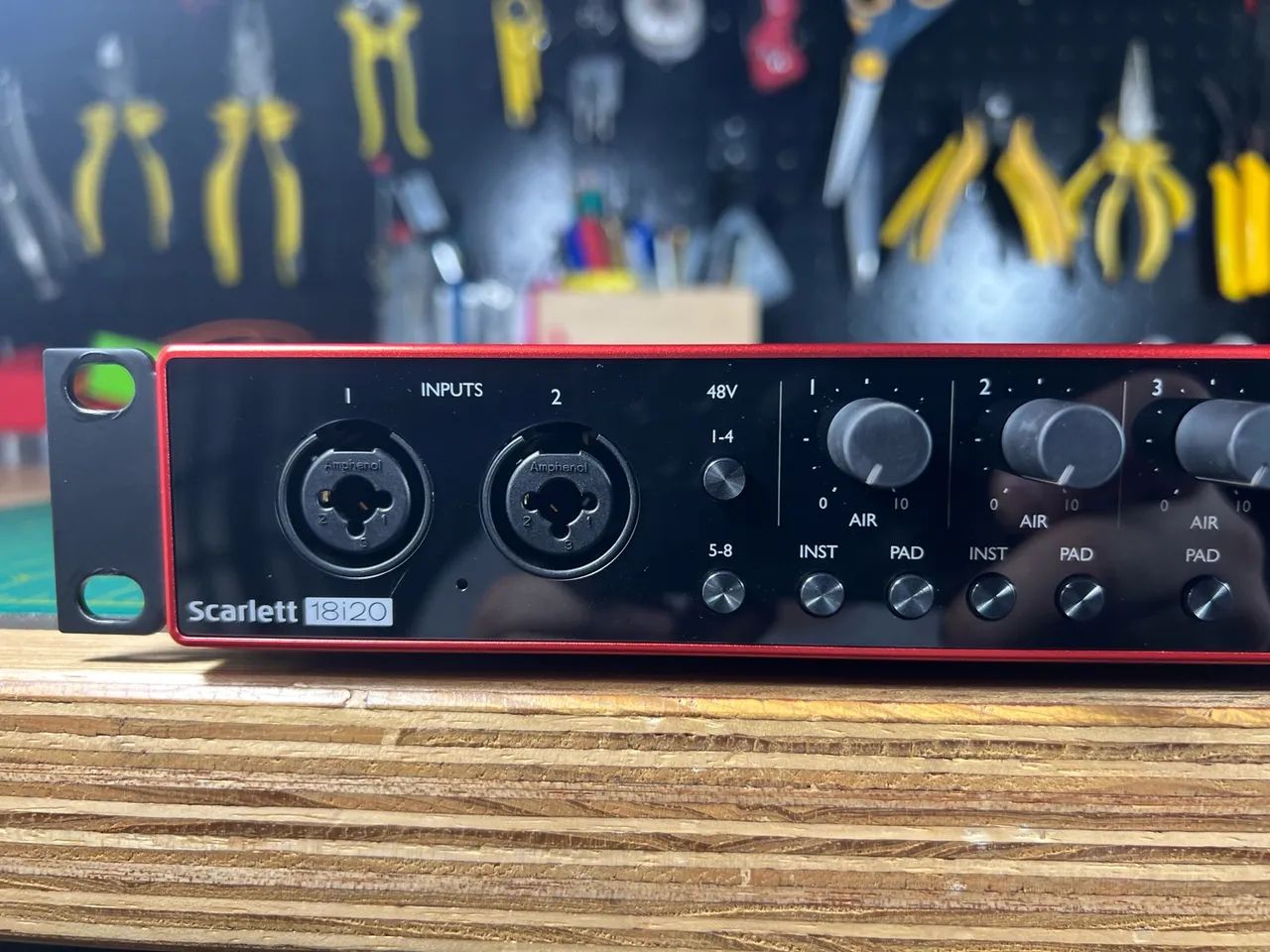 Interface de Áudio Focusrite Scarlett 18i20 3ª geração